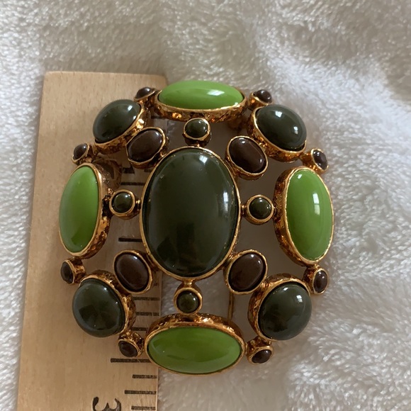 TALBOTS MULTI GREEN COLOR, GOLD TONE BROOCH - Picture 7 of 8